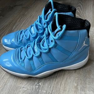 Jordan 11 Pantone, North Carolina Blue